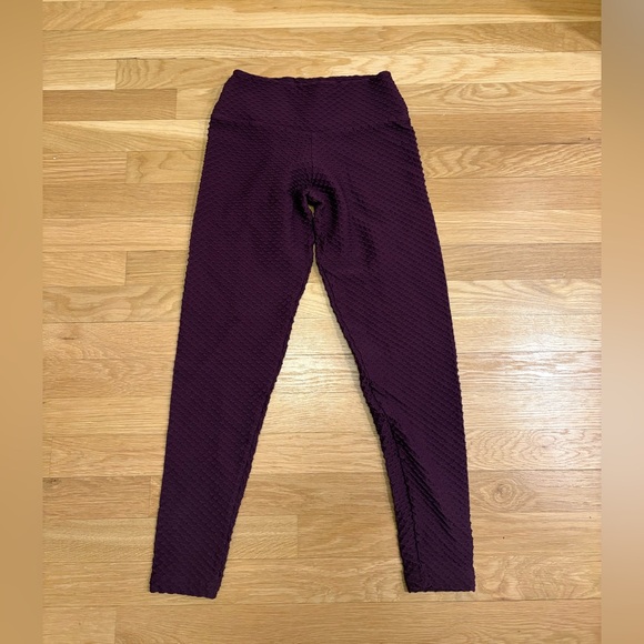 Booty by Brabants Croco Skin Seamless Cropped Leggings Acai Purple One Size - Picture 2 of 4